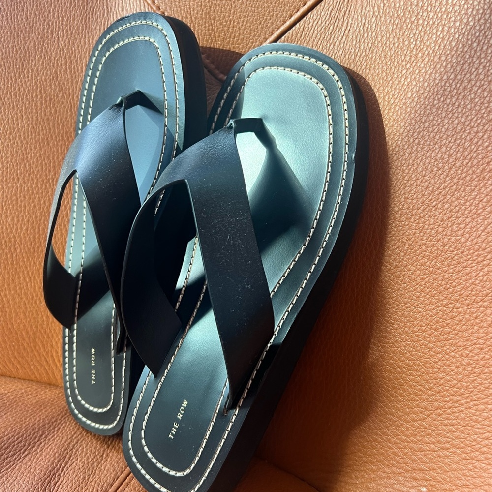 New/Never Worn The Row Sandals black 39 (women’s 9)